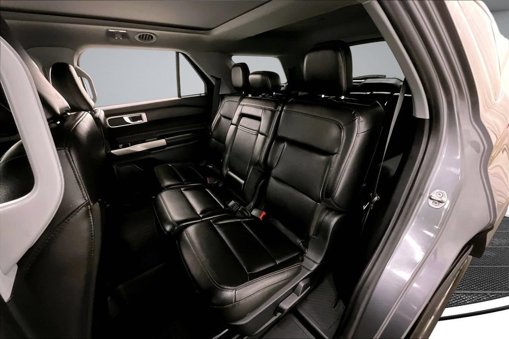 Used 2021 Ford Explorer XLT w/ Equipment Group 202A AWD/4WD image 21