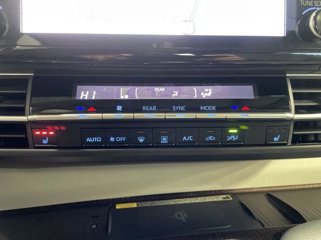 Used 2021 Toyota Sienna XLE image 19