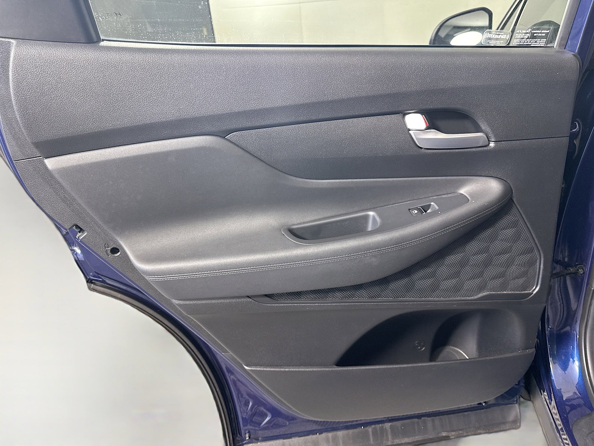 Used 2020 Hyundai Santa Fe SE image 25