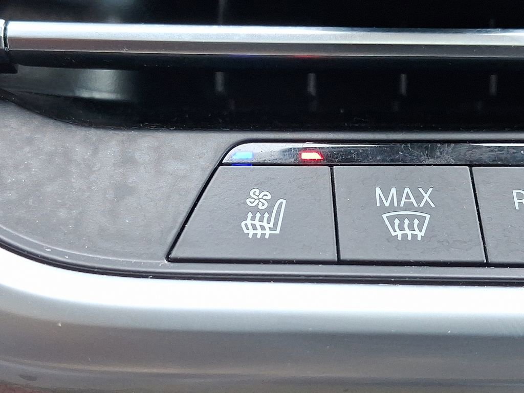 Used 2022 BMW X5 xDrive40i AWD/4WD image 25