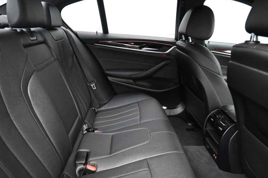 Used 2023 BMW 540i w/ Convenience Package RWD image 34