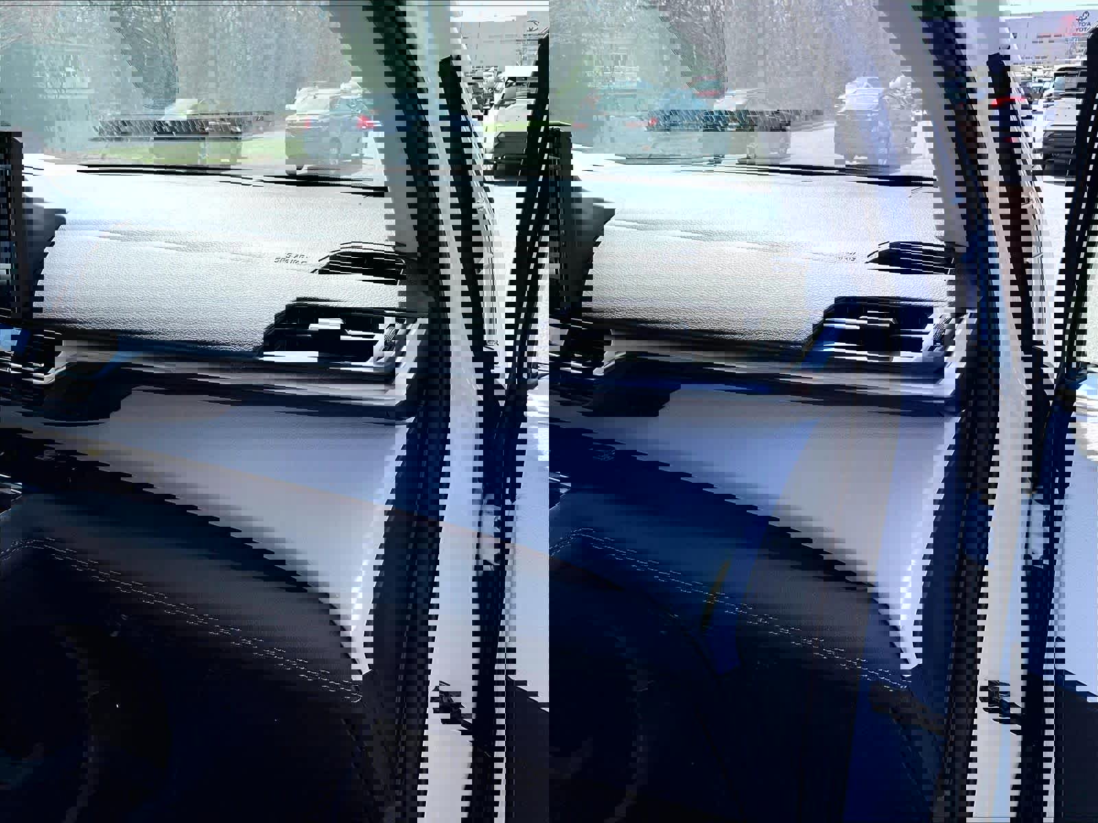 Used 2025 Toyota Sienna XLE w/ XLE Plus Package image 13