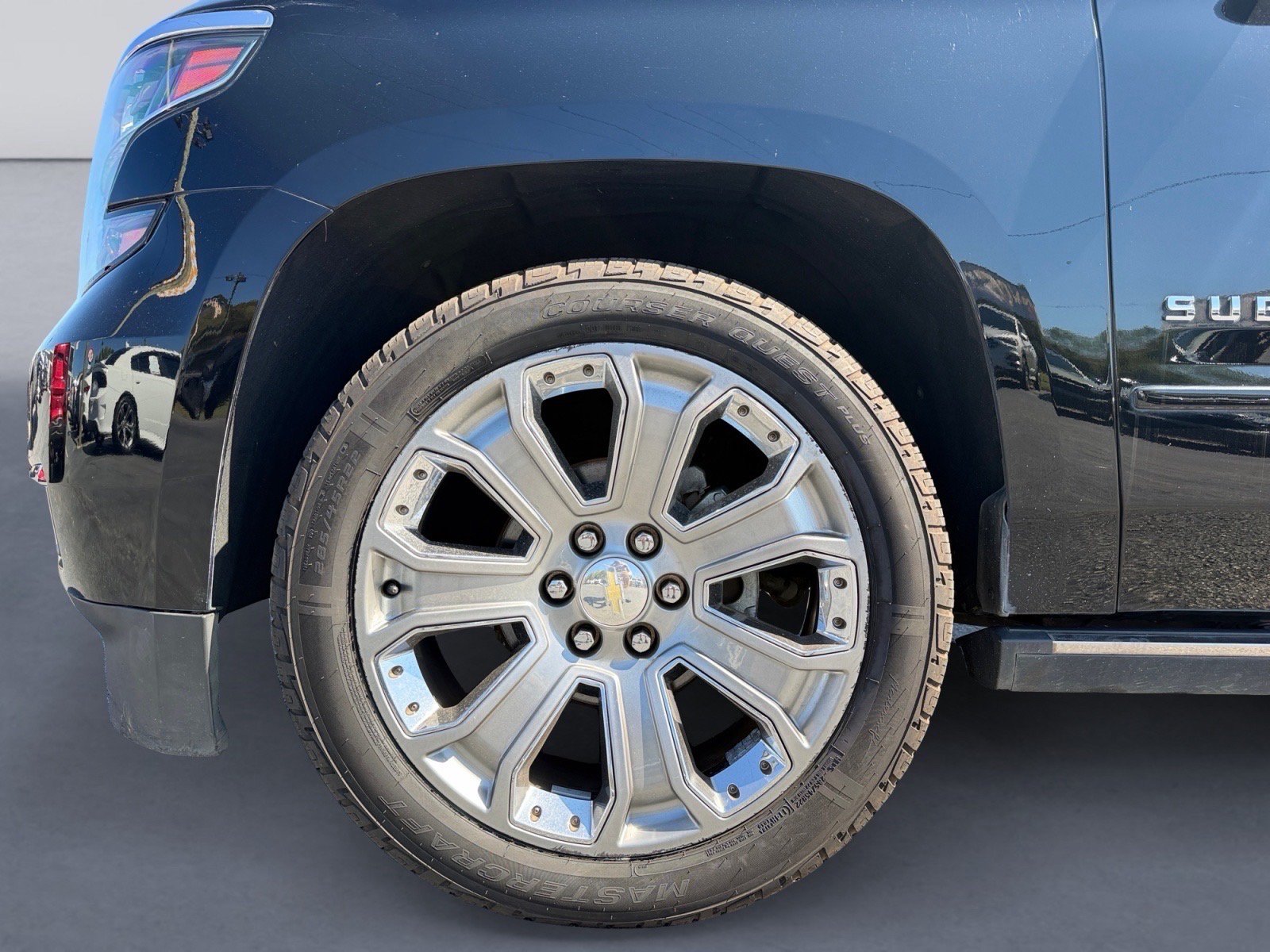 Used 2017 Chevrolet Suburban Premier AWD/4WD image 9
