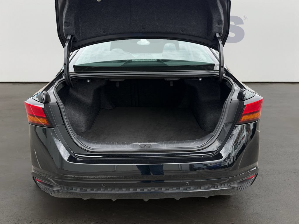Used 2024 Nissan Altima 2.5 SV FWD image 14