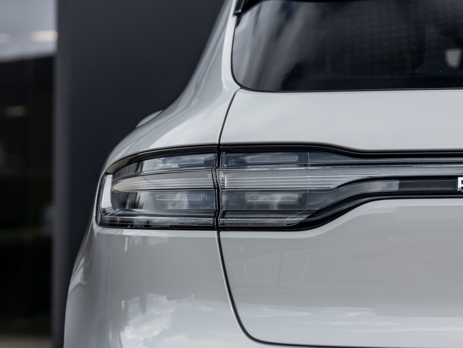 Certified 2026 Porsche Macan AWD/4WD image 14