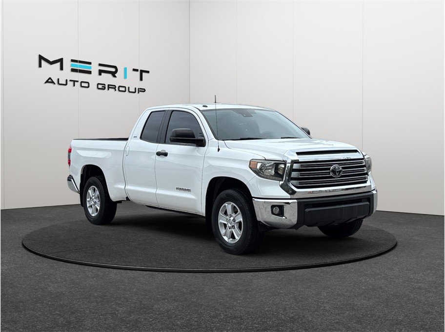 Used 2018 Toyota Tundra SR5 w/ SR5 Upgrade Package image 1