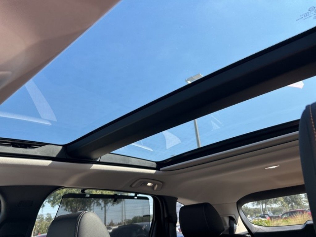 Certified 2024 MAZDA CX-90 Plug-In Hybrid w/ Premium Pkg image 4