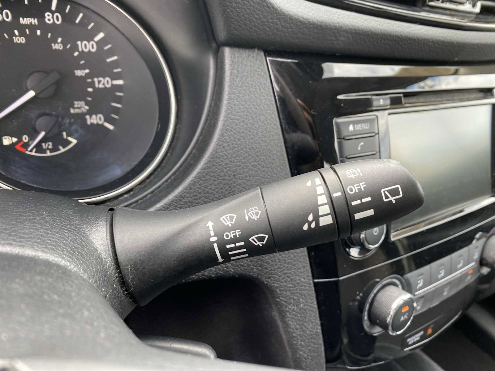 Used 2021 Nissan Rogue Sport S image 22