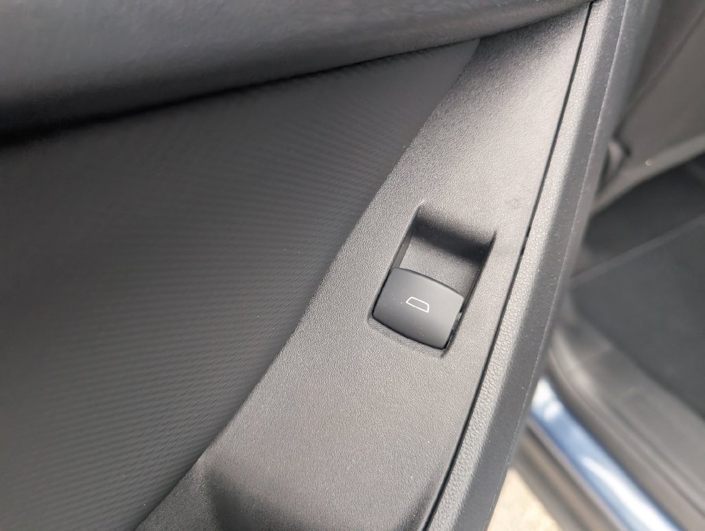 Used 2026 Chevrolet Equinox LT w/ Safety and Technology Package FWD image 13