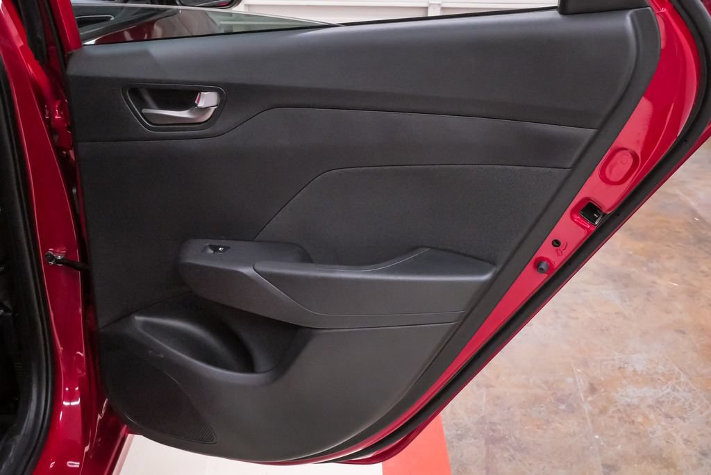 Certified 2022 Hyundai Accent SE FWD image 28