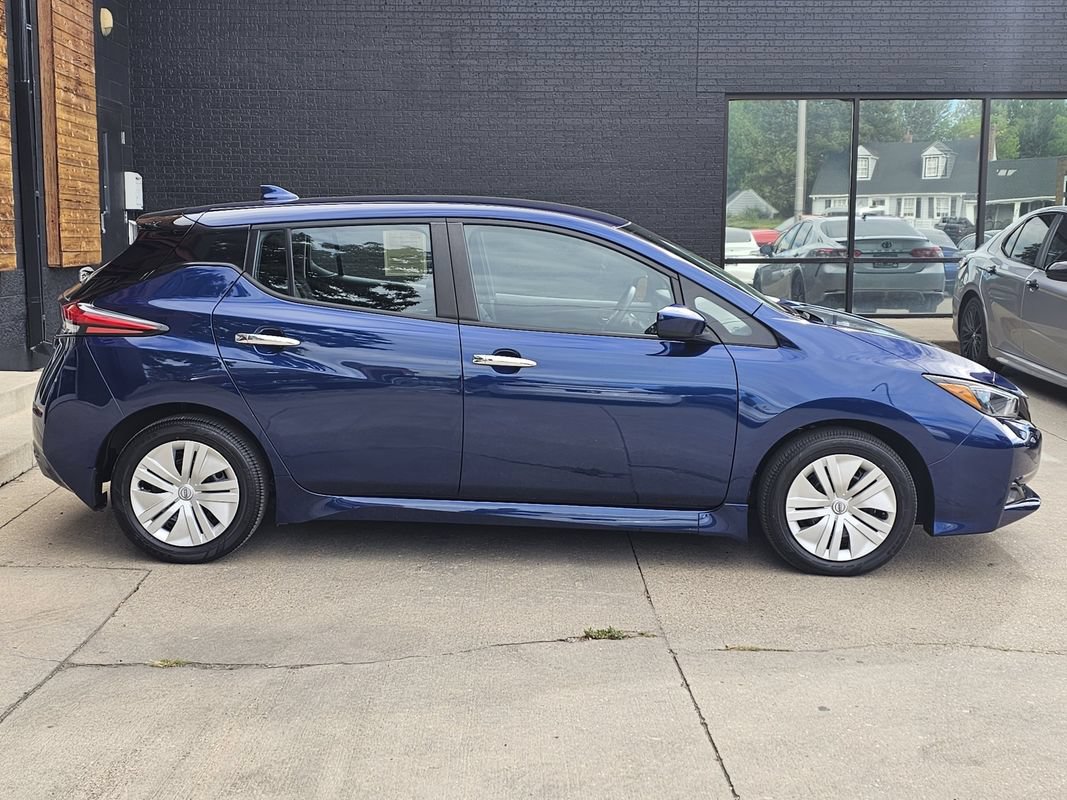 Used 2025 Nissan Leaf S FWD image 8