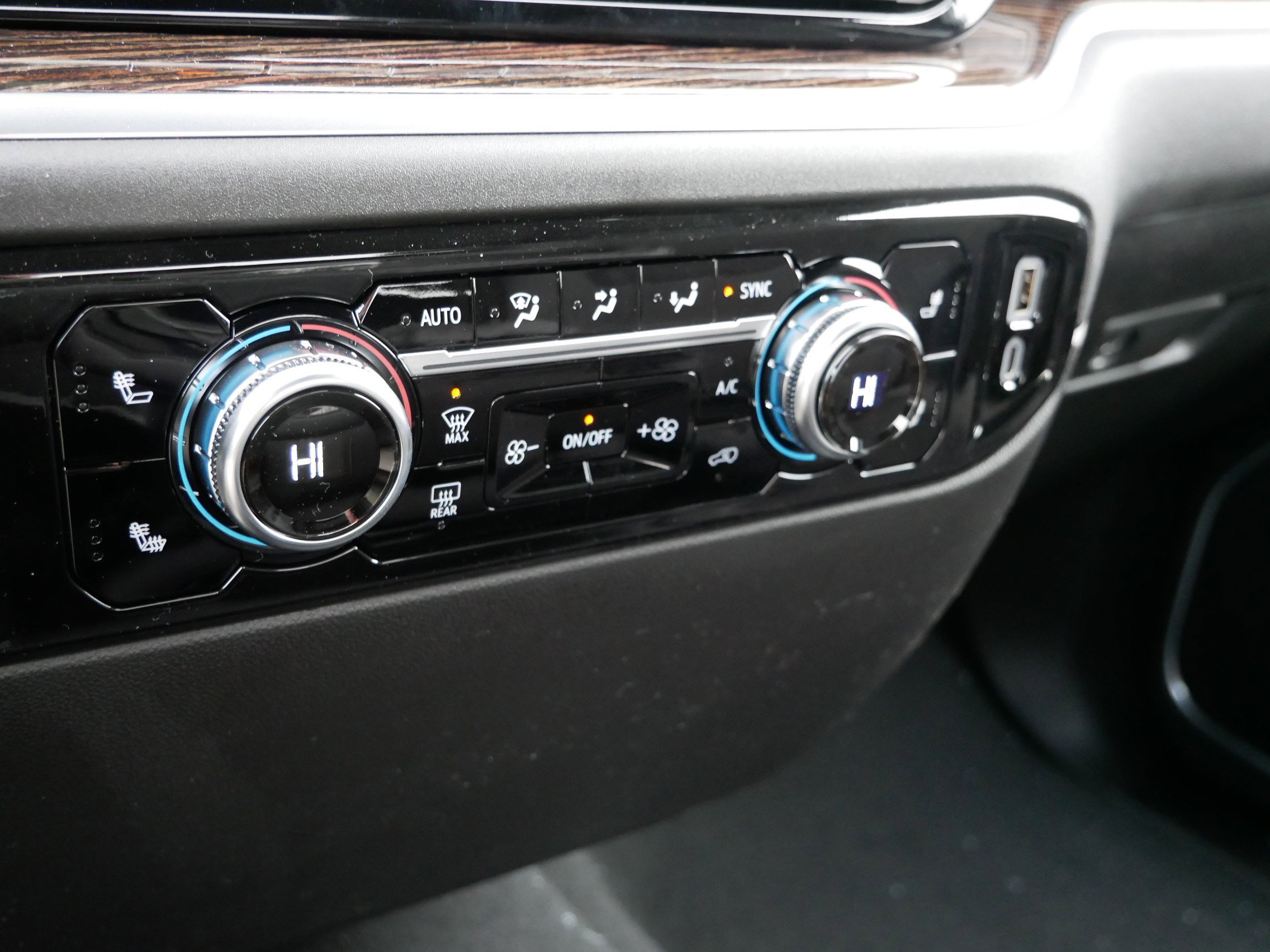 New 2026 GMC Sierra 1500 SLE w/ X31 Off-Road Package image 19