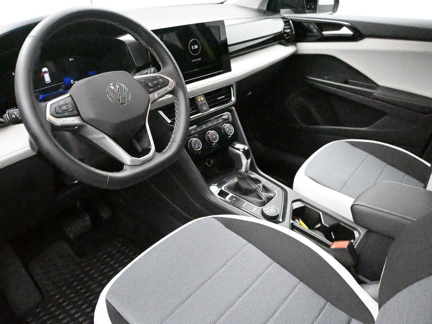 Certified 2025 Volkswagen Taos S AWD/4WD image 2