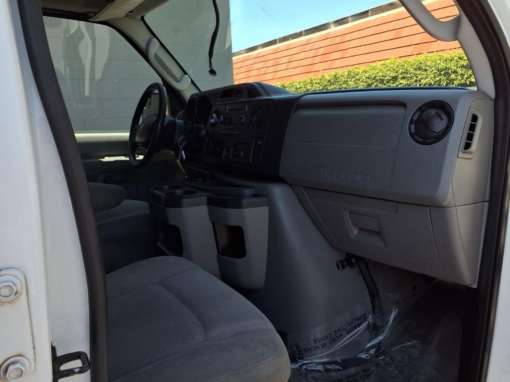Used 2013 Ford E-350 and Econoline 350 XLT RWD image 18