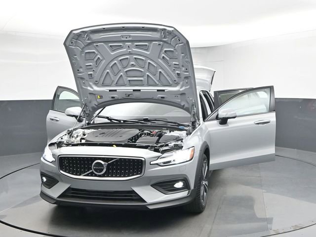 New 2026 Volvo V60 B5 Cross Country Plus w/ Protection Package Premier image 54