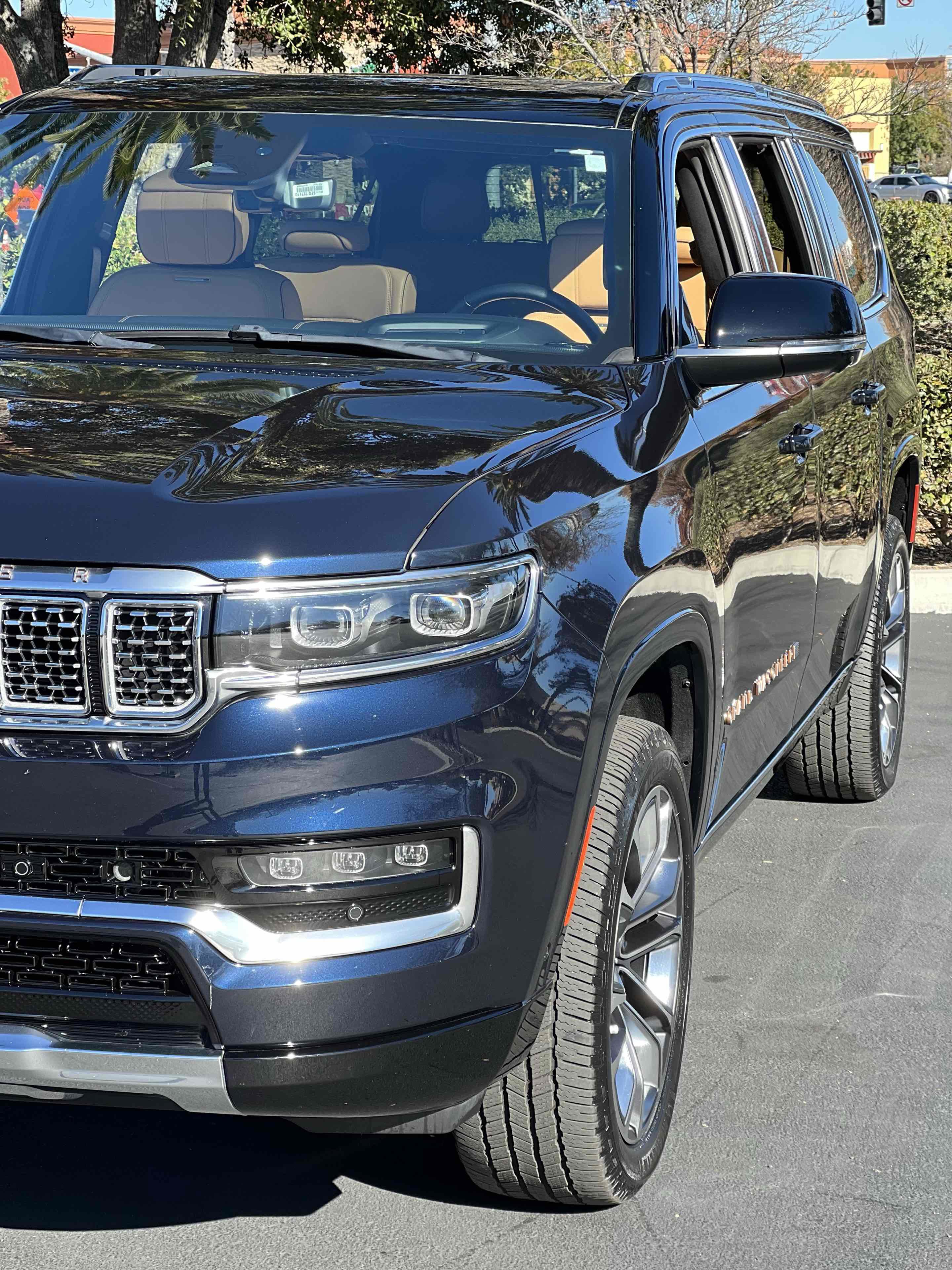 Used 2023 Jeep Grand Wagoneer L Series III image 86