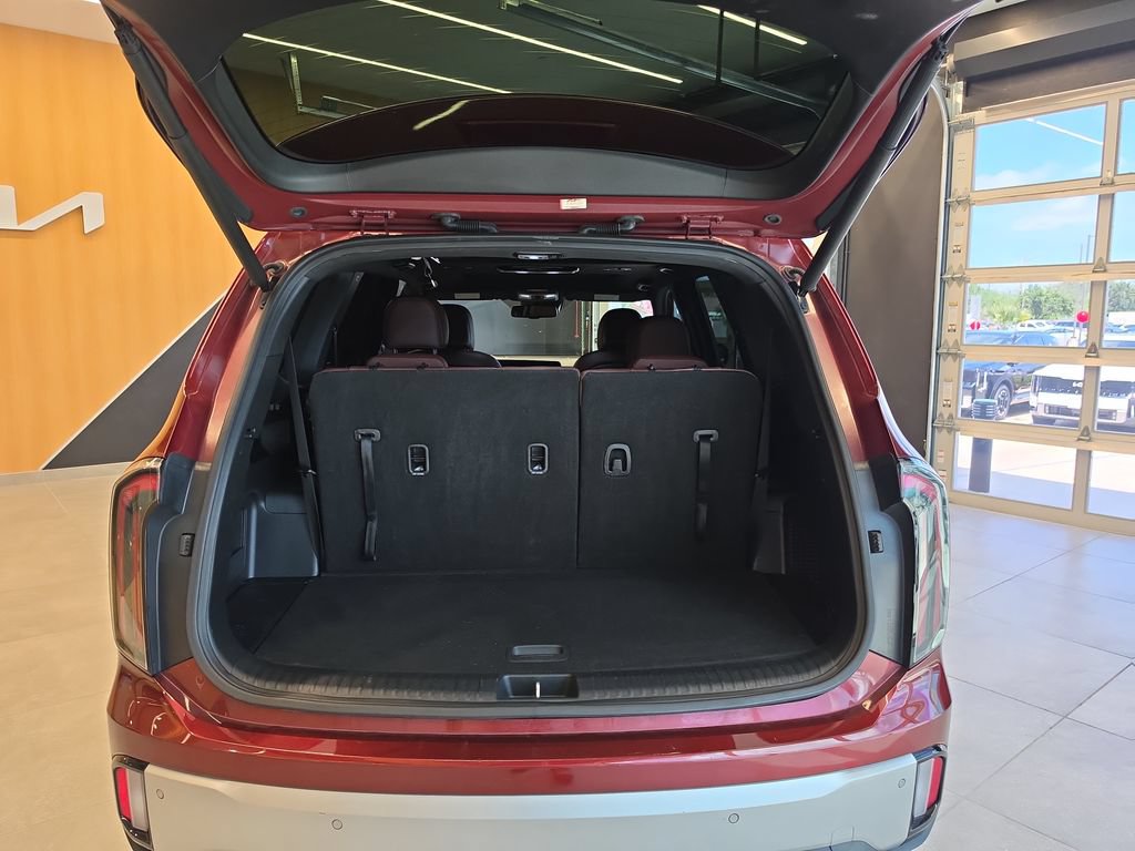 Certified 2023 Kia Telluride EX w/ EX Captain's Chair Package FWD image 33