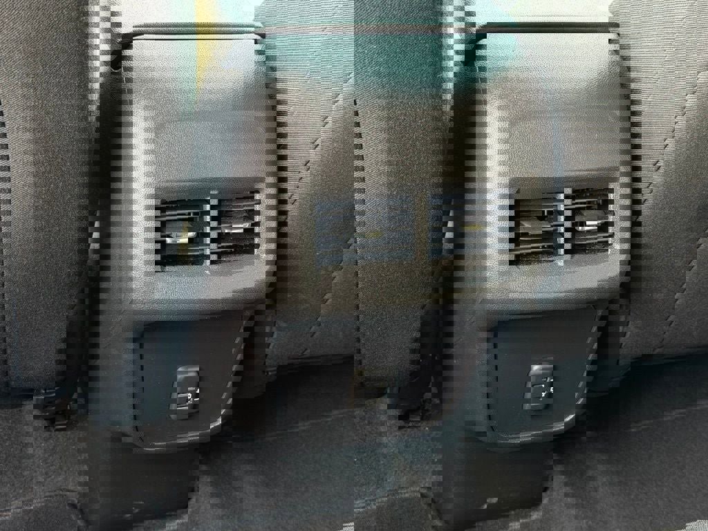 Used 2024 Chevrolet Equinox LS w/ LS Convenience Package image 27