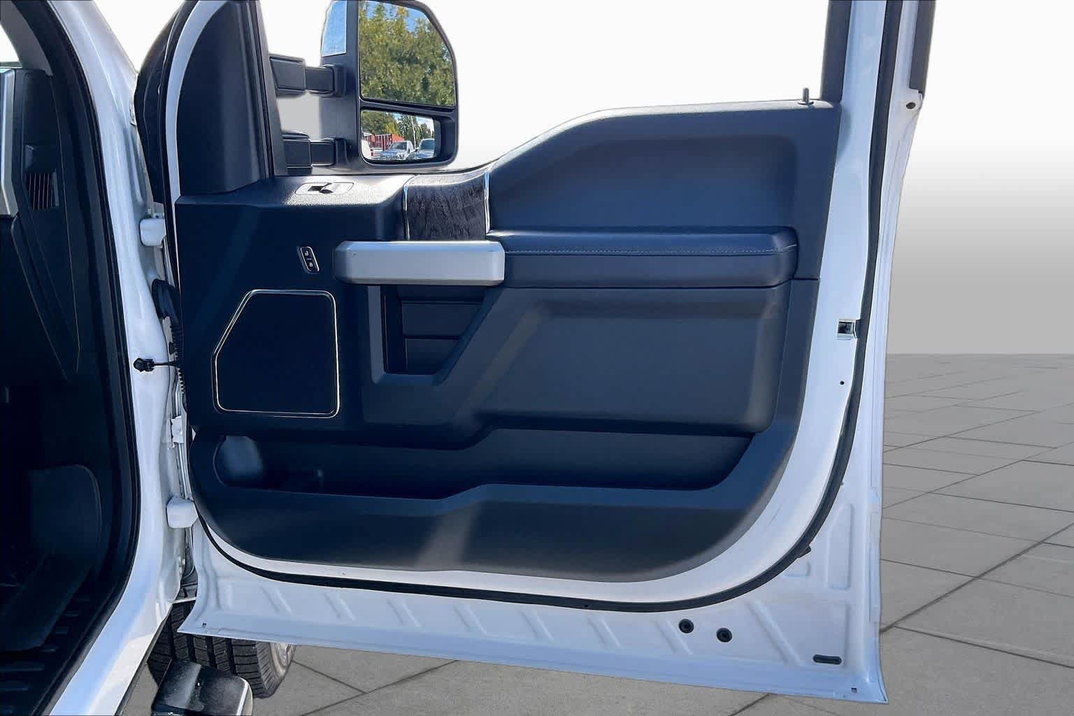 Used 2018 Ford F250 Lariat w/ Tow Technology Bundle AWD/4WD image 21