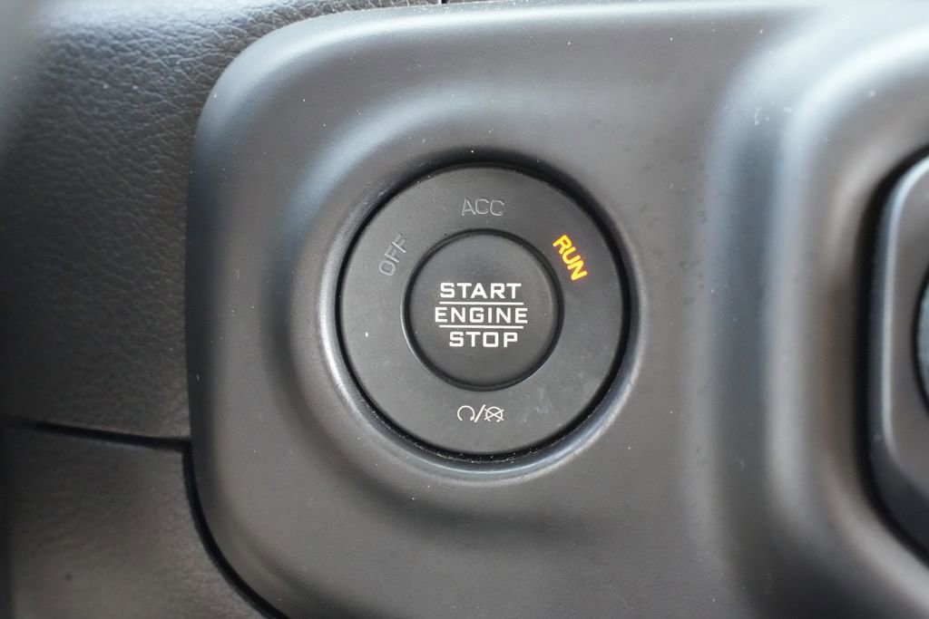 Used 2021 Jeep Wrangler Unlimited Sahara w/ Cold Weather Group AWD/4WD image 13