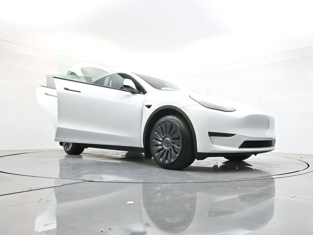 Used 2023 Tesla Model Y Long Range AWD/4WD image 37