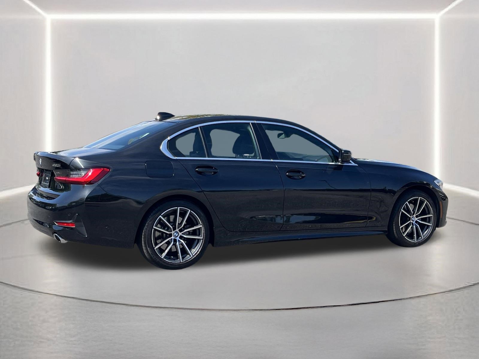 Used 2021 BMW 330i Sedan w/ Premium Package image 25