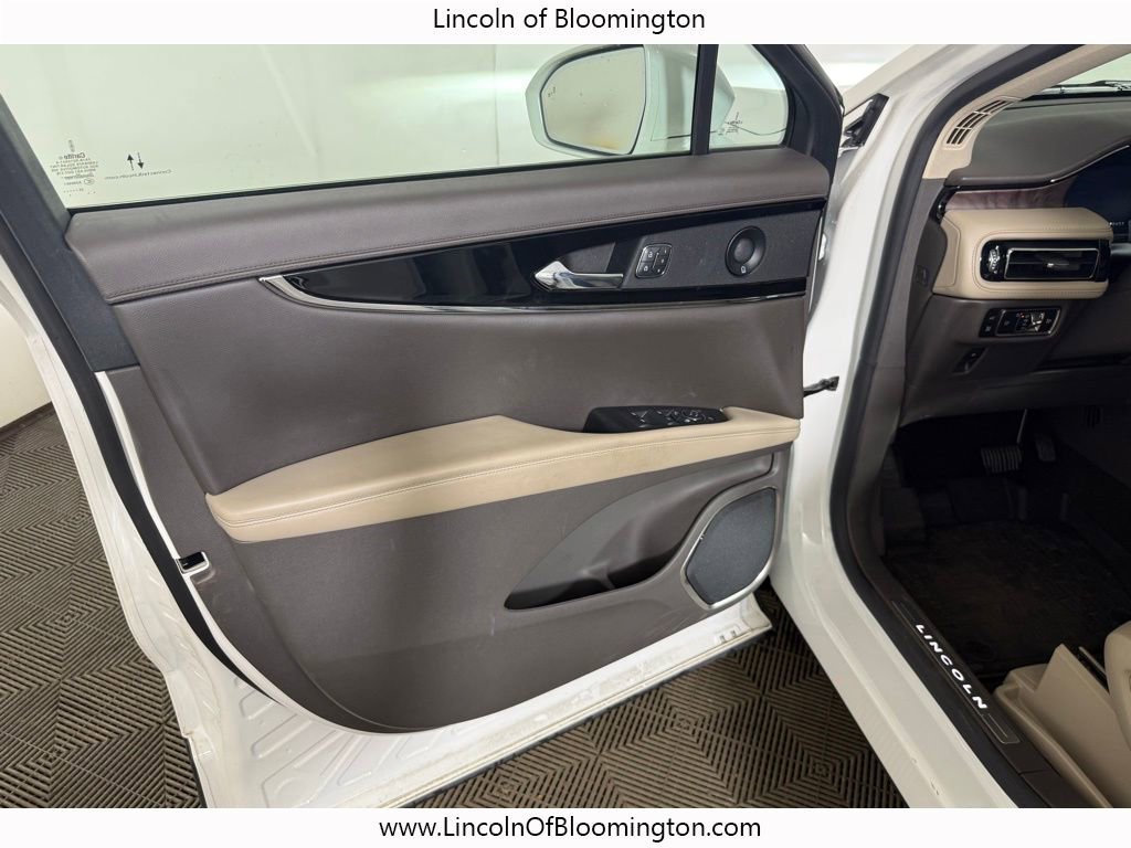 Used 2023 Lincoln Nautilus Reserve w/ Equipment Group 201A image 28