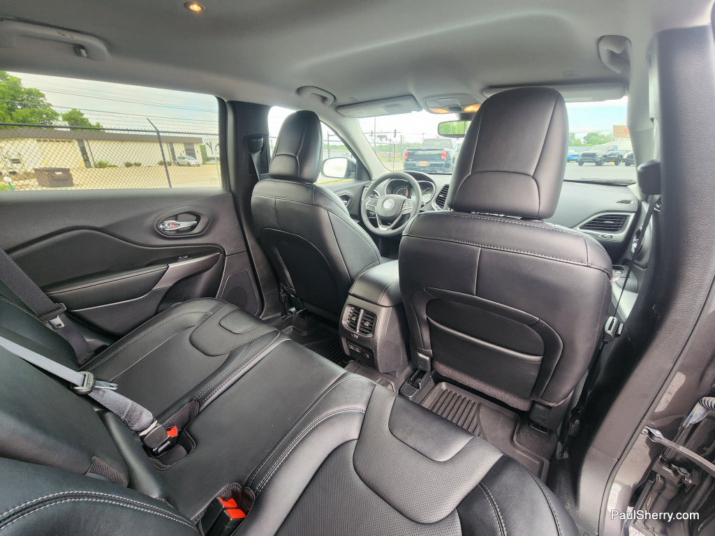 Used 2022 Jeep Cherokee Latitude Lux w/ Mopar Interior Package AWD/4WD image 48