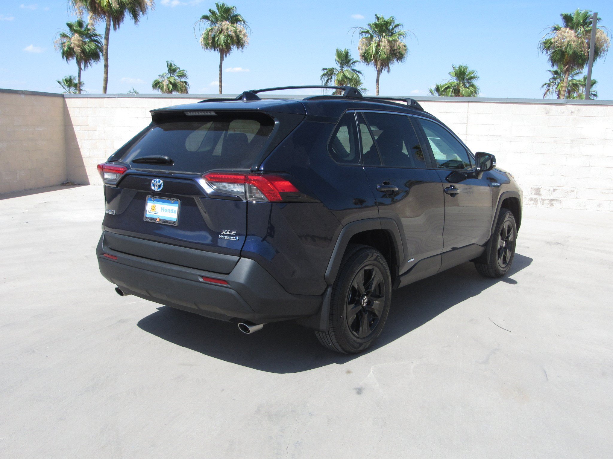 Used 2021 Toyota RAV4 XLE w/ XLE Grade Weather Package AWD/4WD image 5