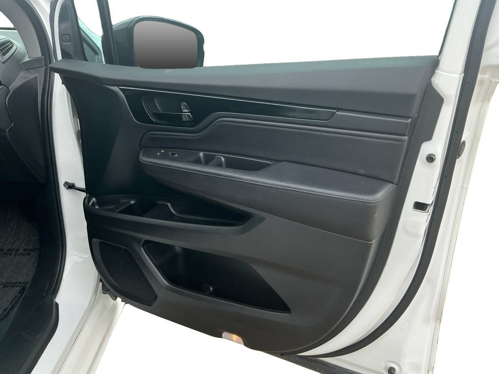Used 2023 Honda Odyssey Touring image 17