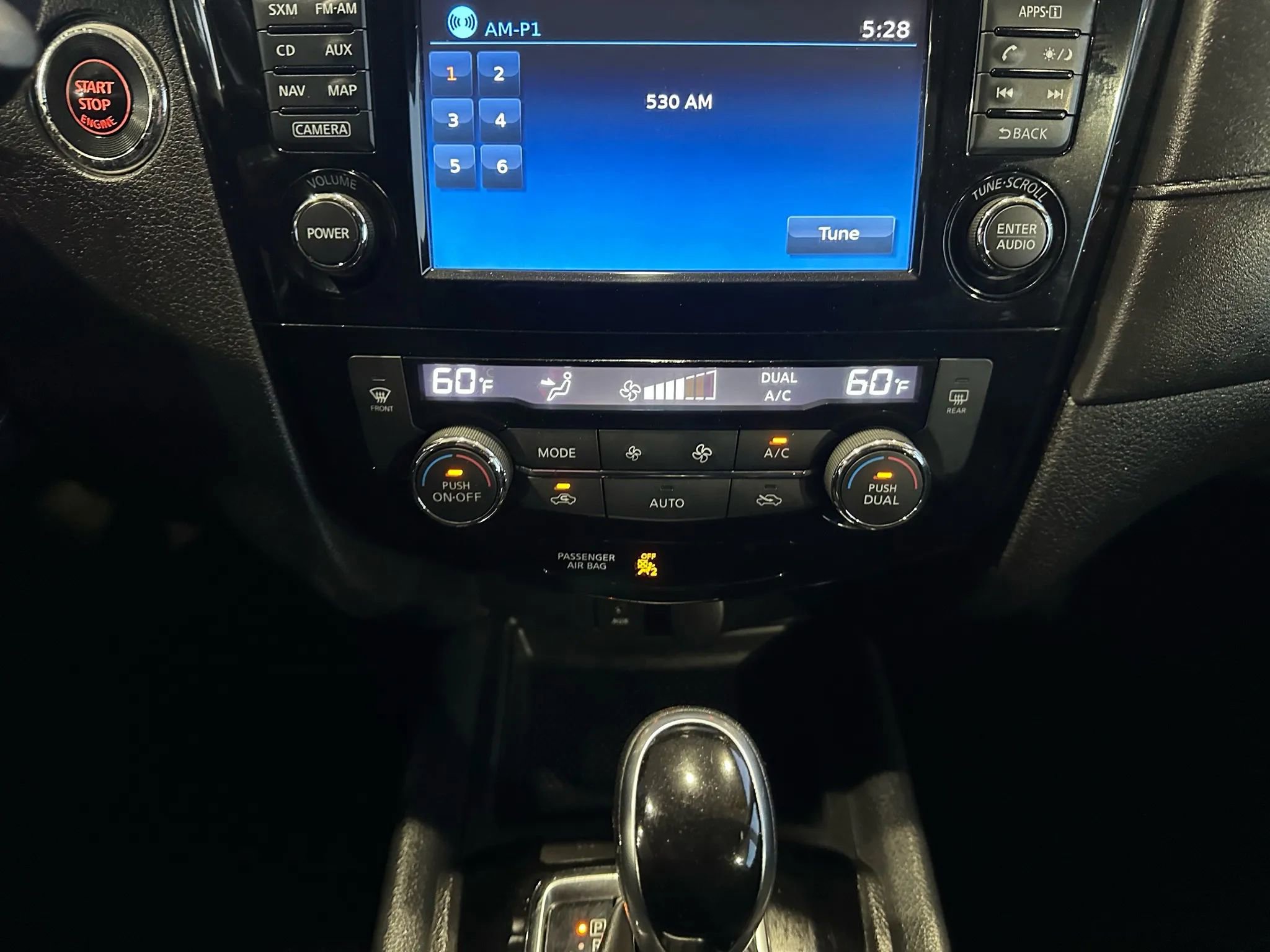 Used 2017 Nissan Rogue SV w/ SV Premium Package image 18