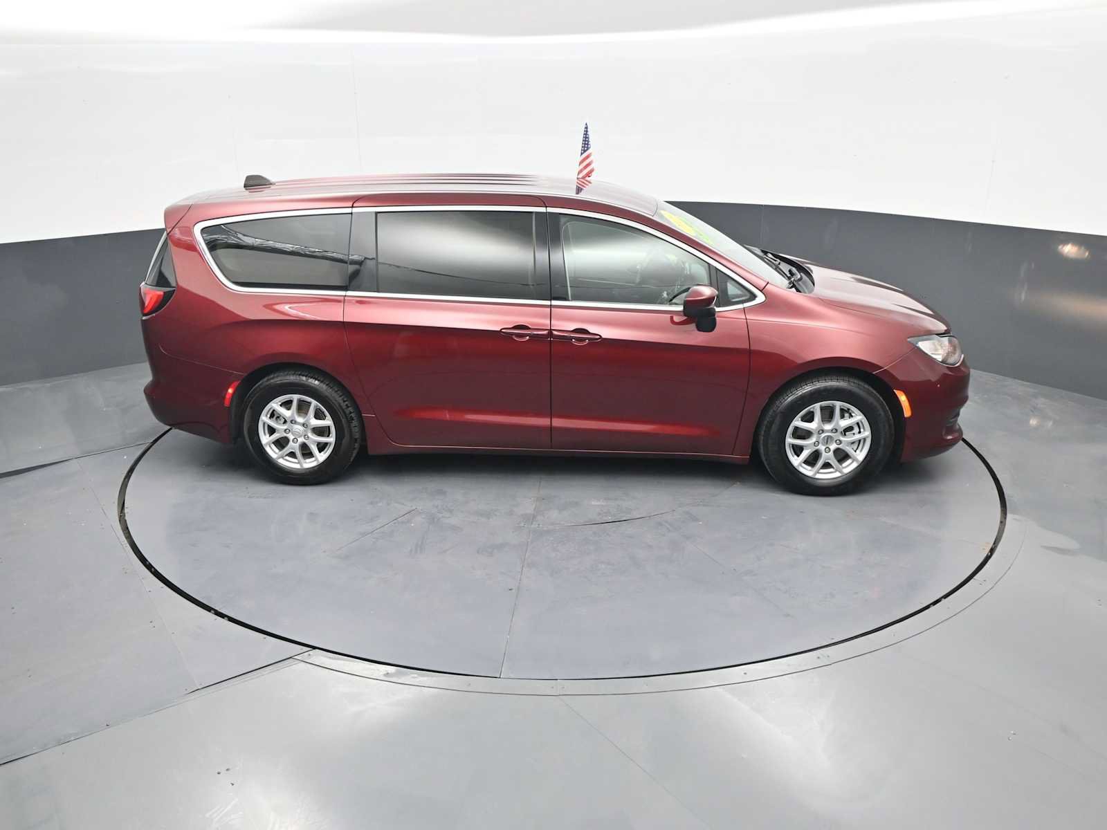 Used 2023 Chrysler Voyager LX FWD image 35