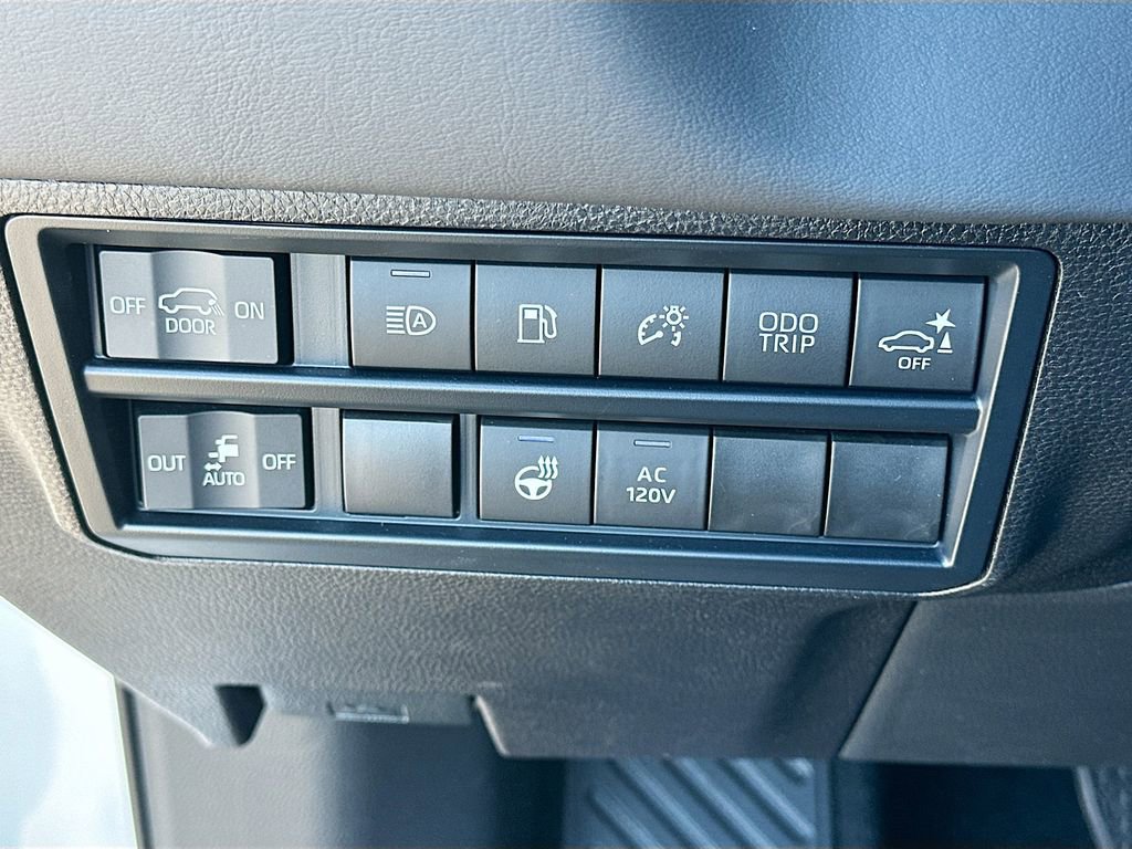 Used 2025 Toyota Sequoia Platinum image 10