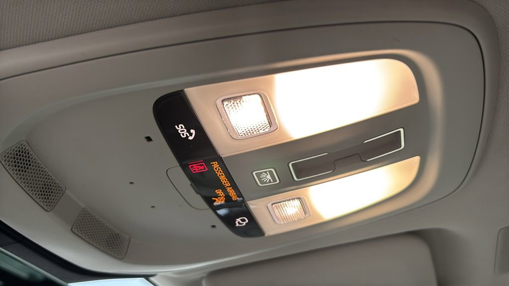 Used 2023 Volvo XC60 B5 Plus w/ Climate Package image 23