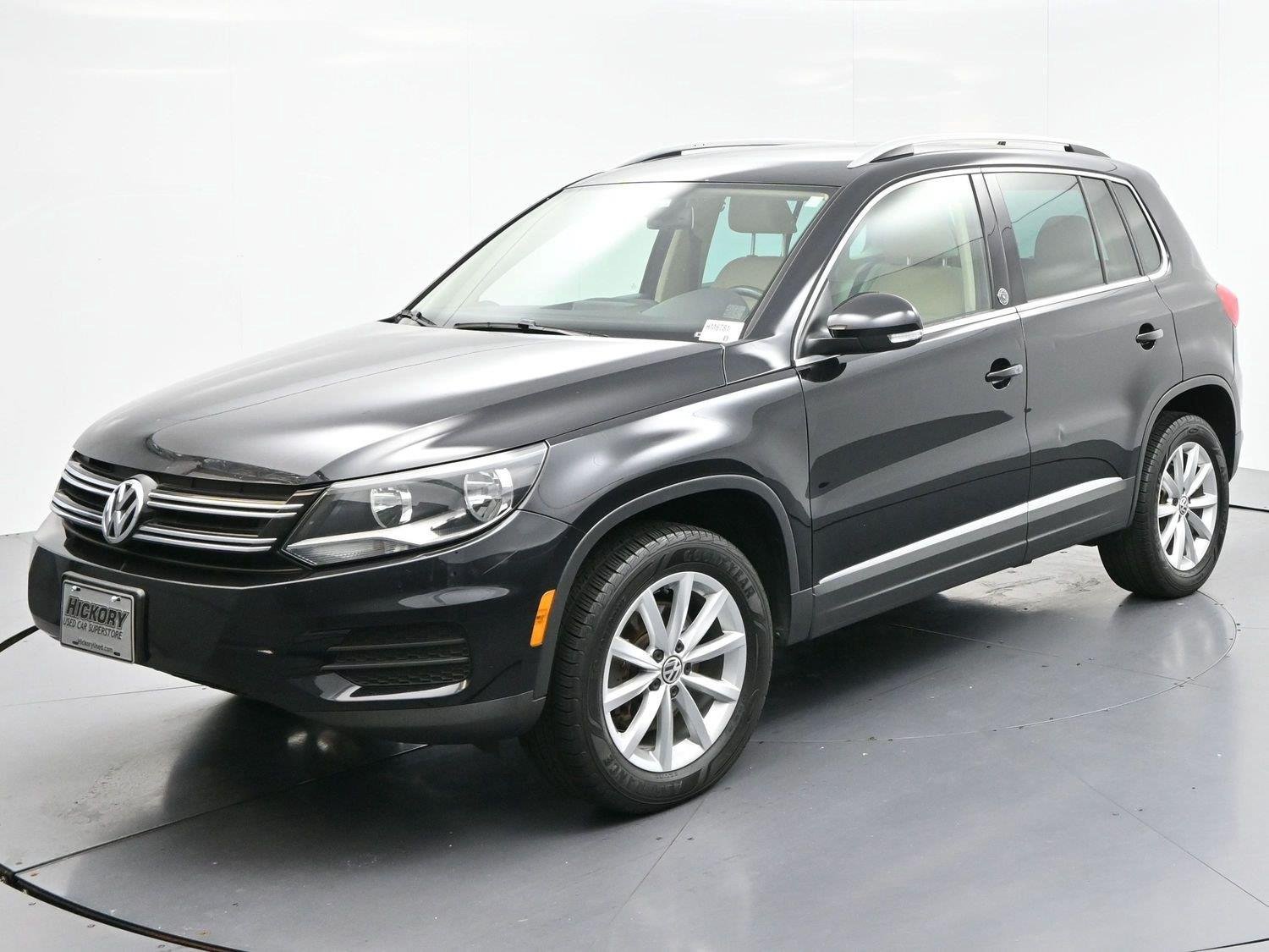 Used 2017 Volkswagen Tiguan Wolfsburg Edition AWD/4WD image 3