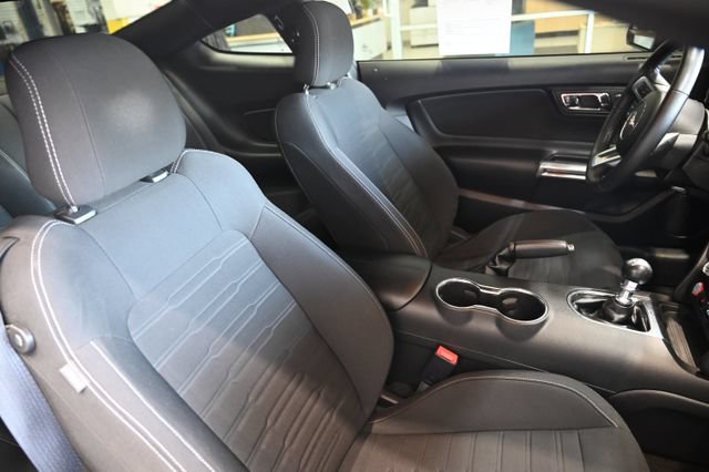 Used 2015 Ford Mustang GT RWD image 9