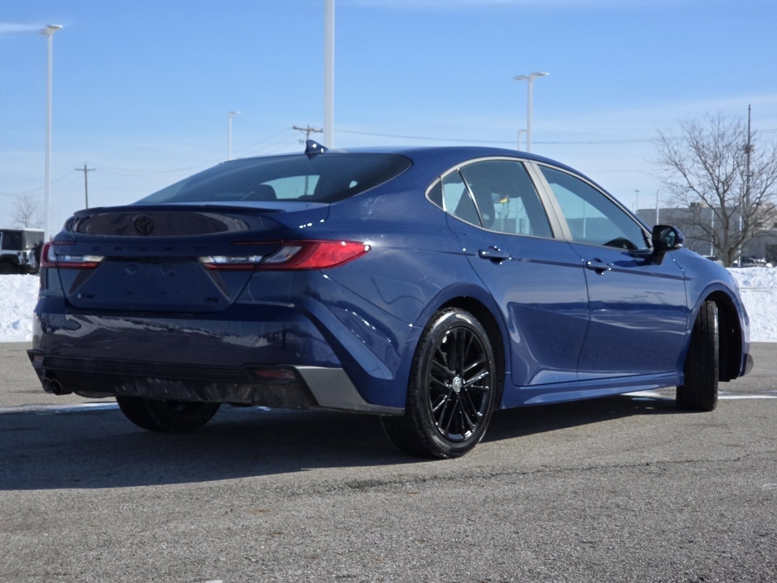 Used 2025 Toyota Camry SE image 14