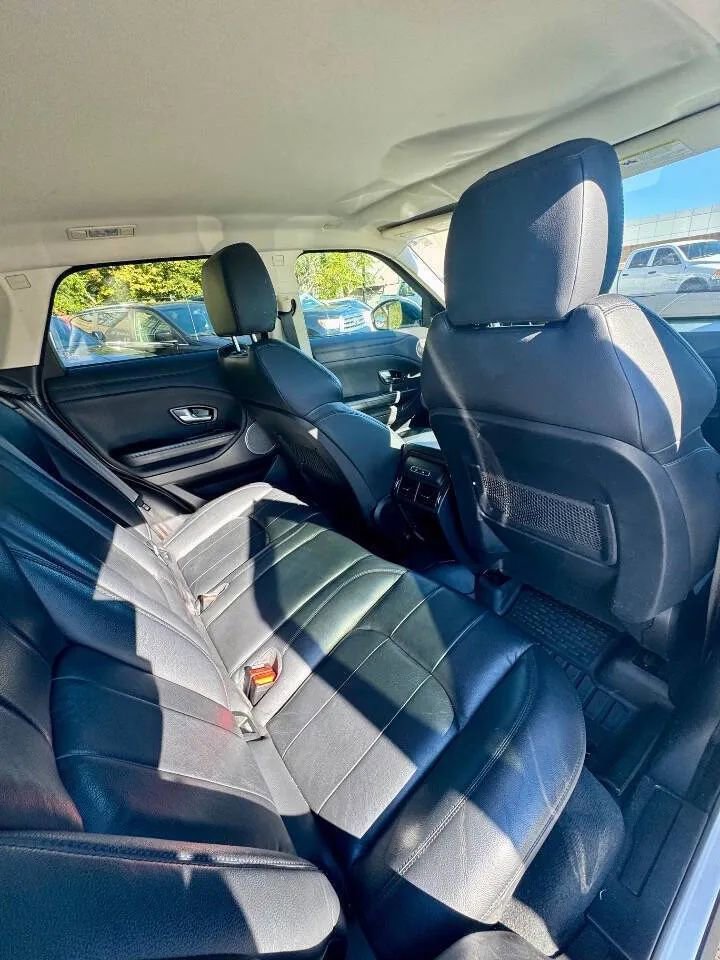 Used 2016 Land Rover Range Rover Evoque SE image 8