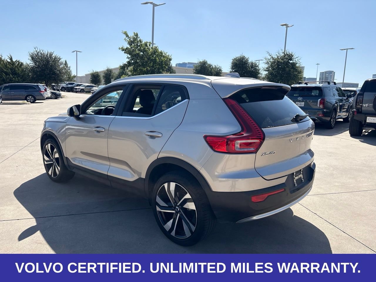 Certified 2024 Volvo XC40 B5 Plus w/ Protection Package Premier AWD/4WD image 7