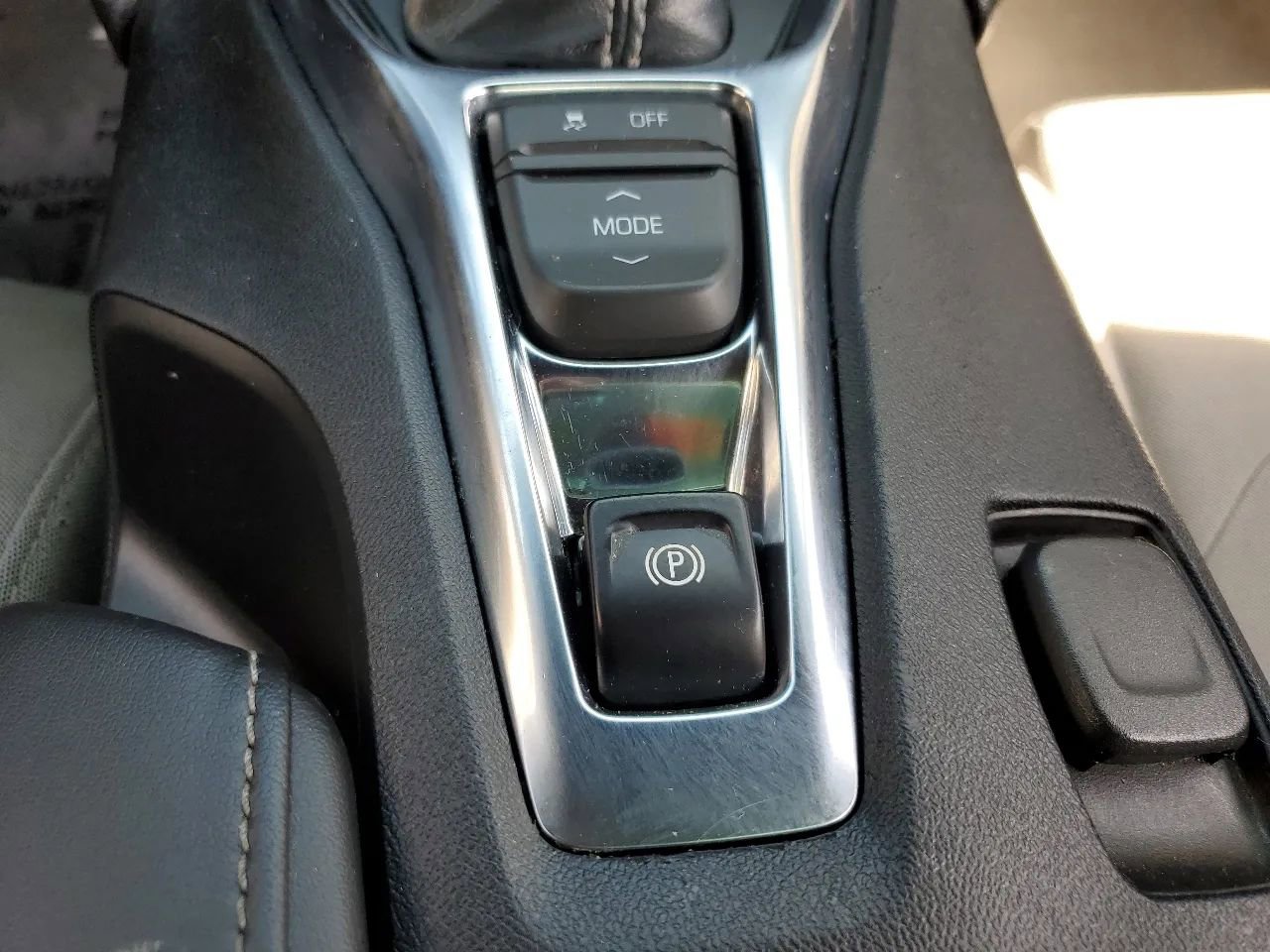 Used 2020 Chevrolet Camaro LT image 27