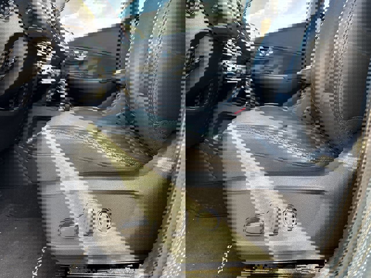 Used 2023 Hyundai Kona Limited image 12