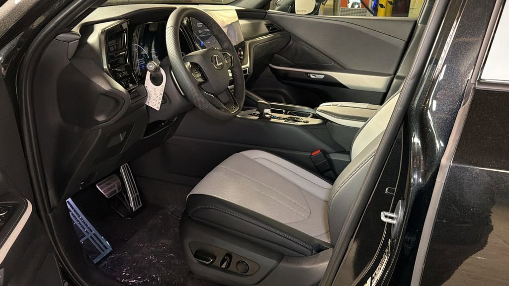 New 2026 Lexus TX 500h AWD image 15