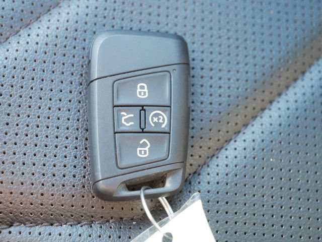 Certified 2023 Volkswagen Tiguan SEL R-Line AWD/4WD image 37