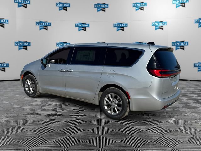 New 2026 Chrysler Pacifica Select image 3