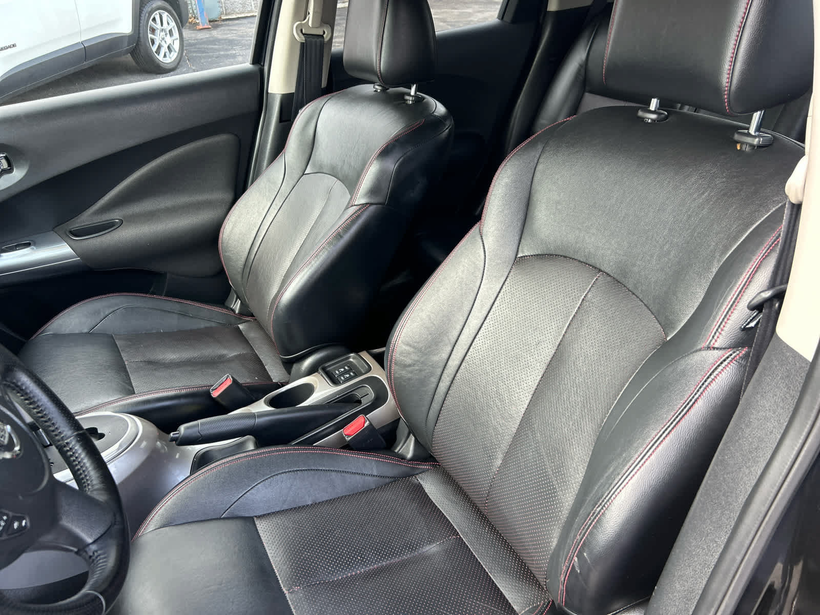 Used 2011 Nissan Juke SL AWD/4WD image 12