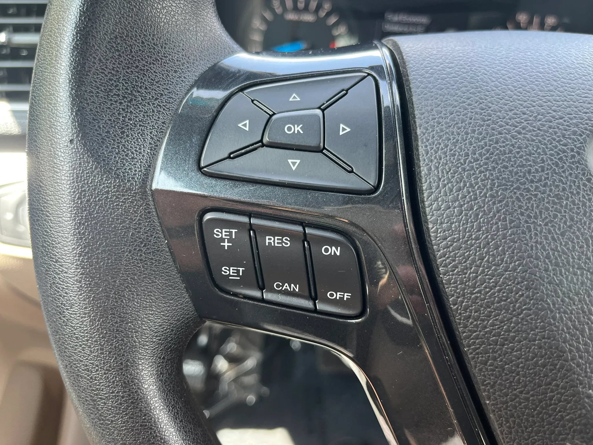 Used 2018 Ford Explorer FWD image 15
