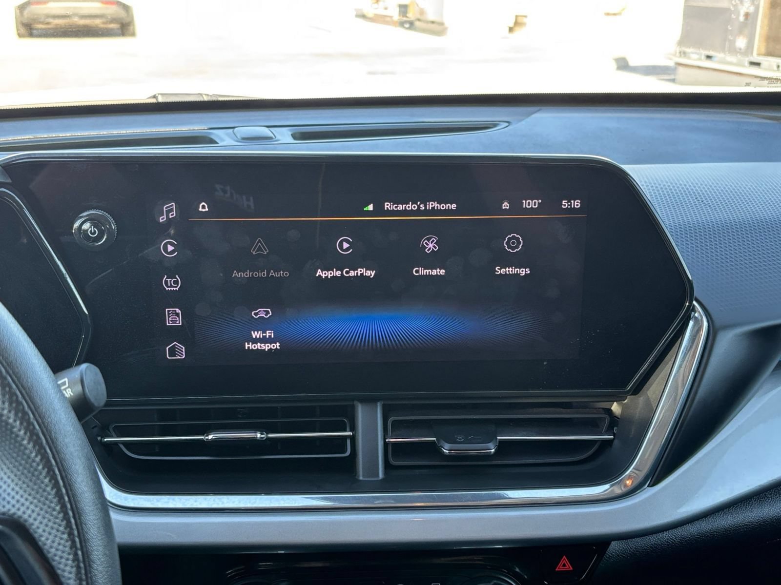 Used 2025 Chevrolet Trax LT FWD image 20