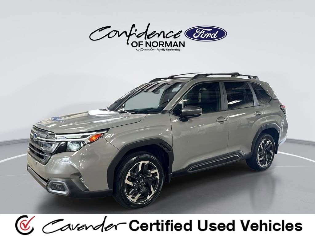 Used 2025 Subaru Forester Limited AWD/4WD image 1