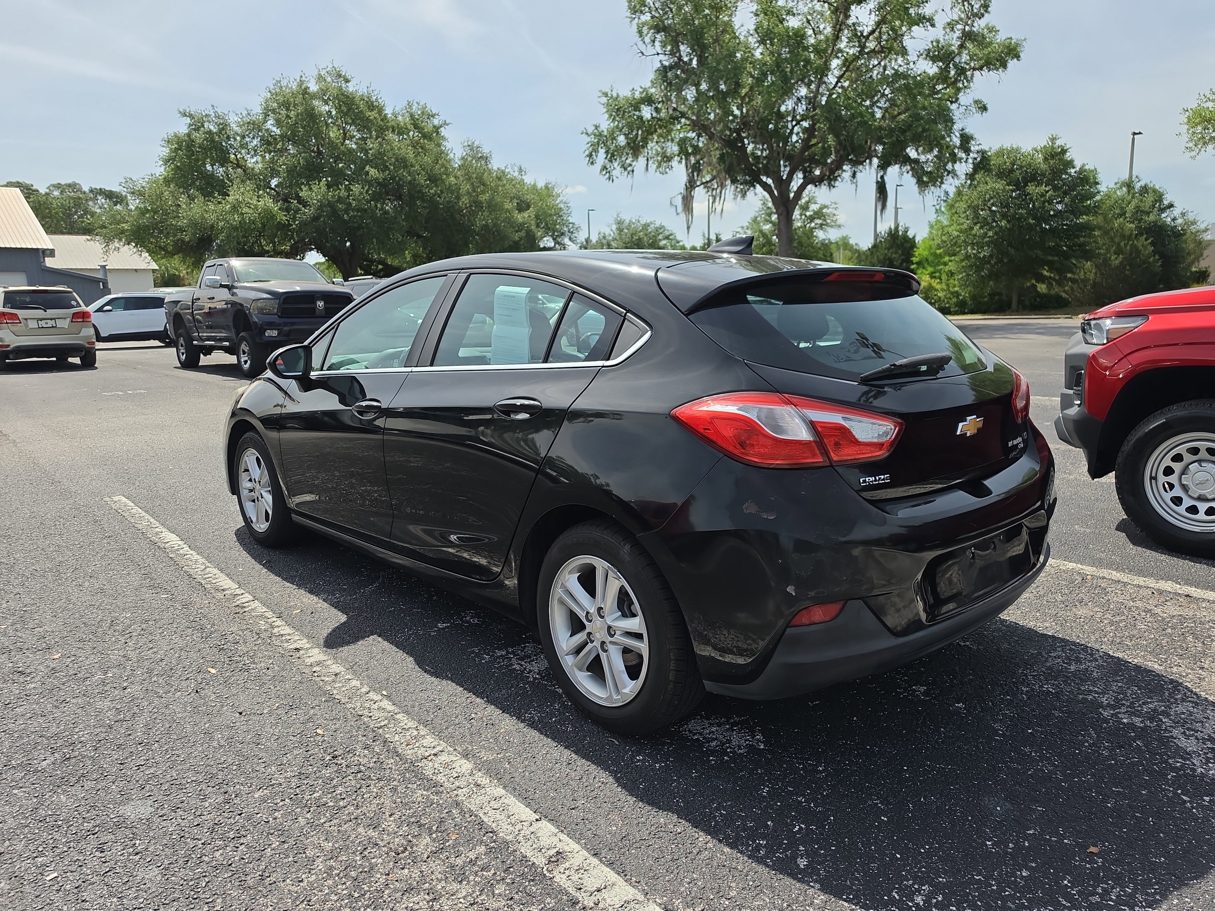 Used 2017 Chevrolet Cruze LT w/ Convenience Package FWD image 5