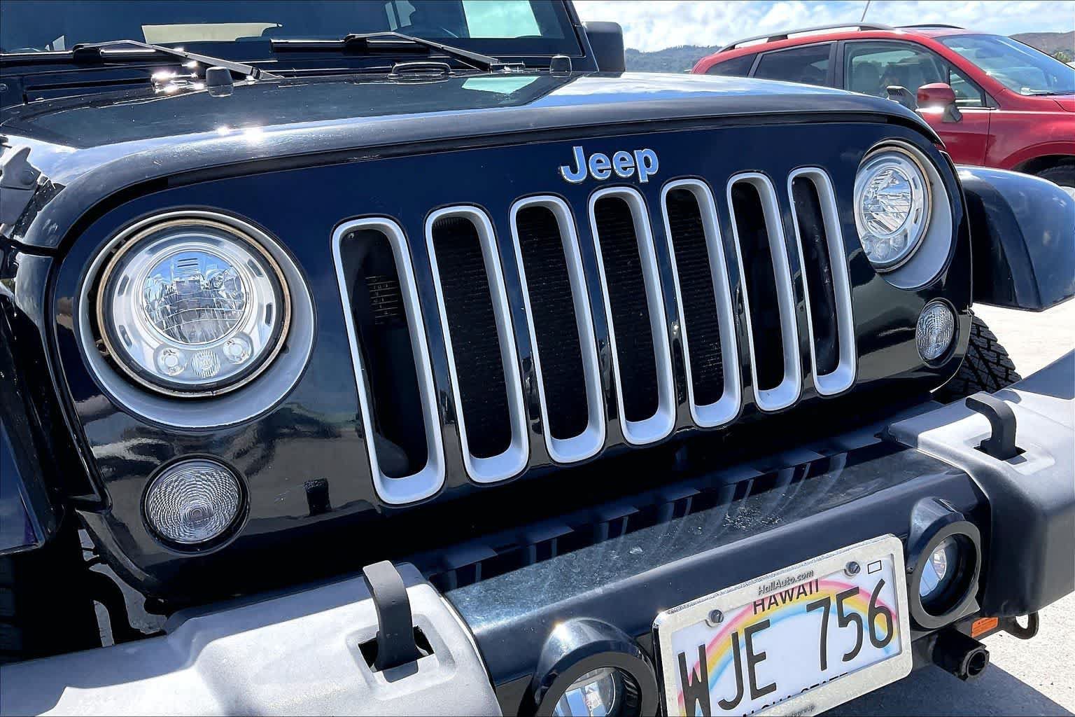 Used 2017 Jeep Wrangler Unlimited Sahara w/ Connectivity Group AWD/4WD image 33